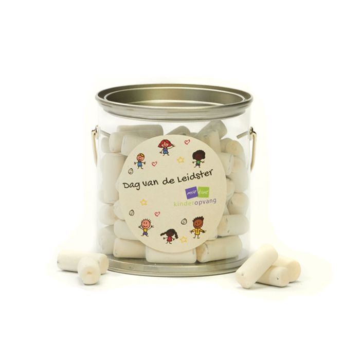 Emmertje schoolkrijt voor leidsters