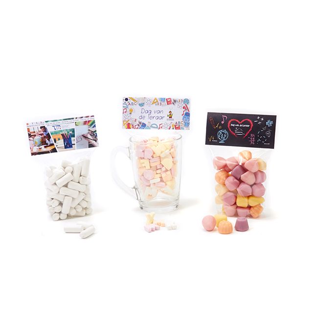 Theeglas met snoepjes