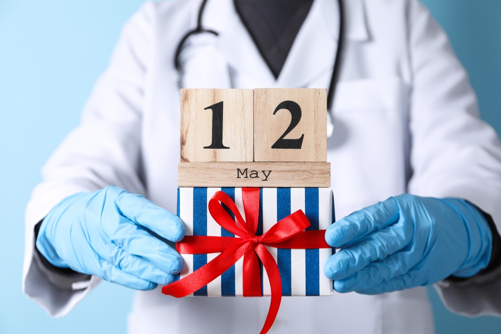 Zorgverleners verdienen het beste – geef ze iets speciaals op de Dag van de Verpleging